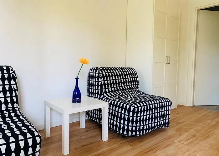 アパートホテル Front 4*